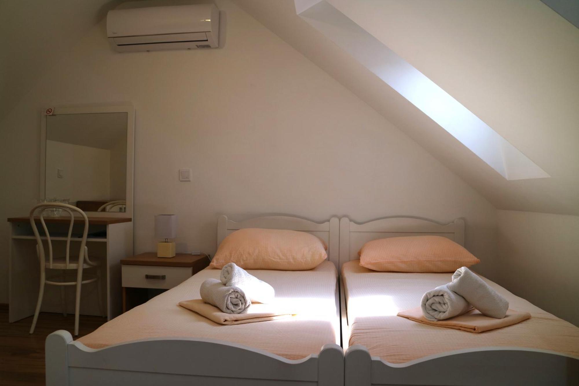 Studio Apartments & Rooms Lela, Sipan Island Sipanska Luka  Room photo