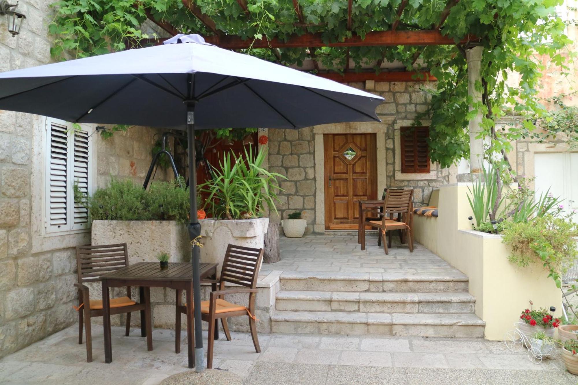 Studio Apartments & Rooms Lela, Sipan Island Sipanska Luka  Exterior photo
