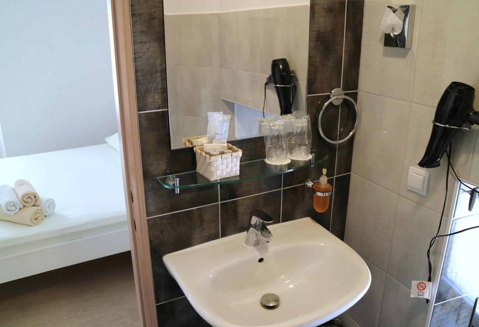 Studio Apartments & Rooms Lela, Sipan Island Sipanska Luka  Exterior photo