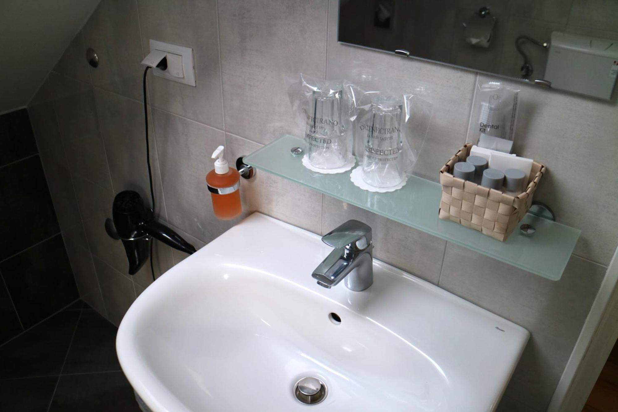 Studio Apartments & Rooms Lela, Sipan Island Sipanska Luka  Exterior photo